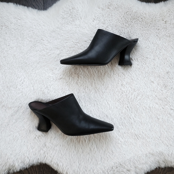 Bottega Veneta Square Pointy Toe Curved Block Heel Lamb Leather Mule - Picture 2 of 12